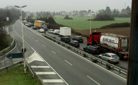 agrate-traffico-intenso-centro-colleoni-mb