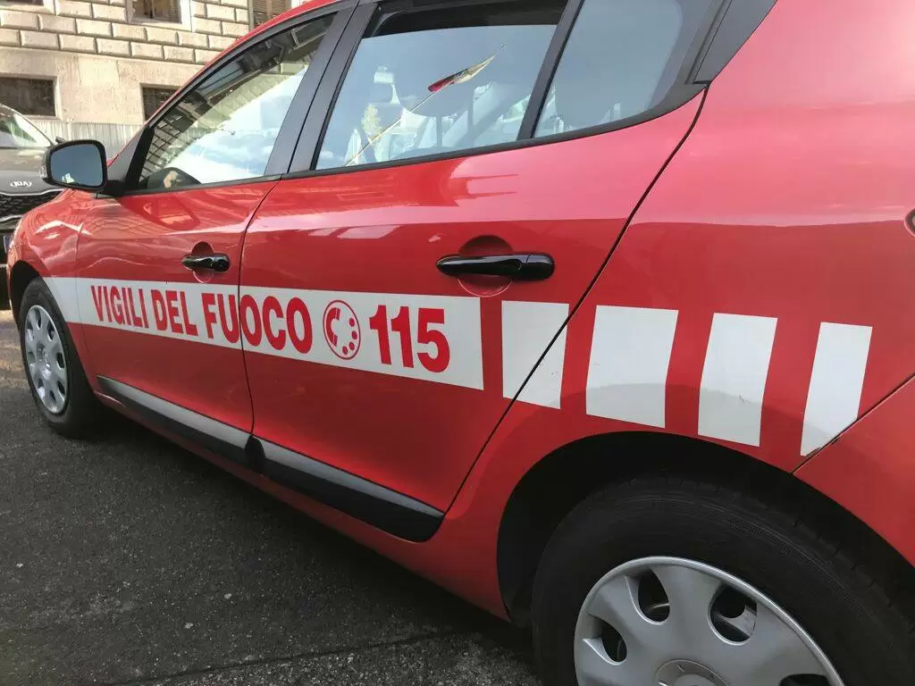 Spruzza spray al peperoncino nel McDonald's, fermato 15enne 