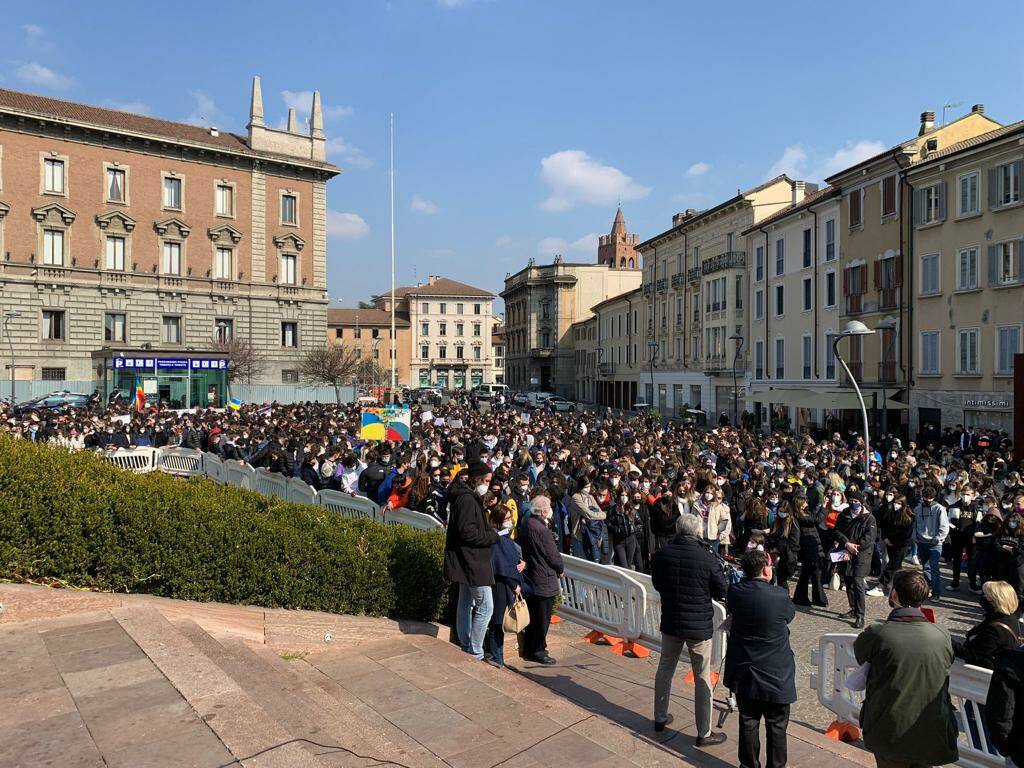 Studenti contro guerra russo ucraina MB