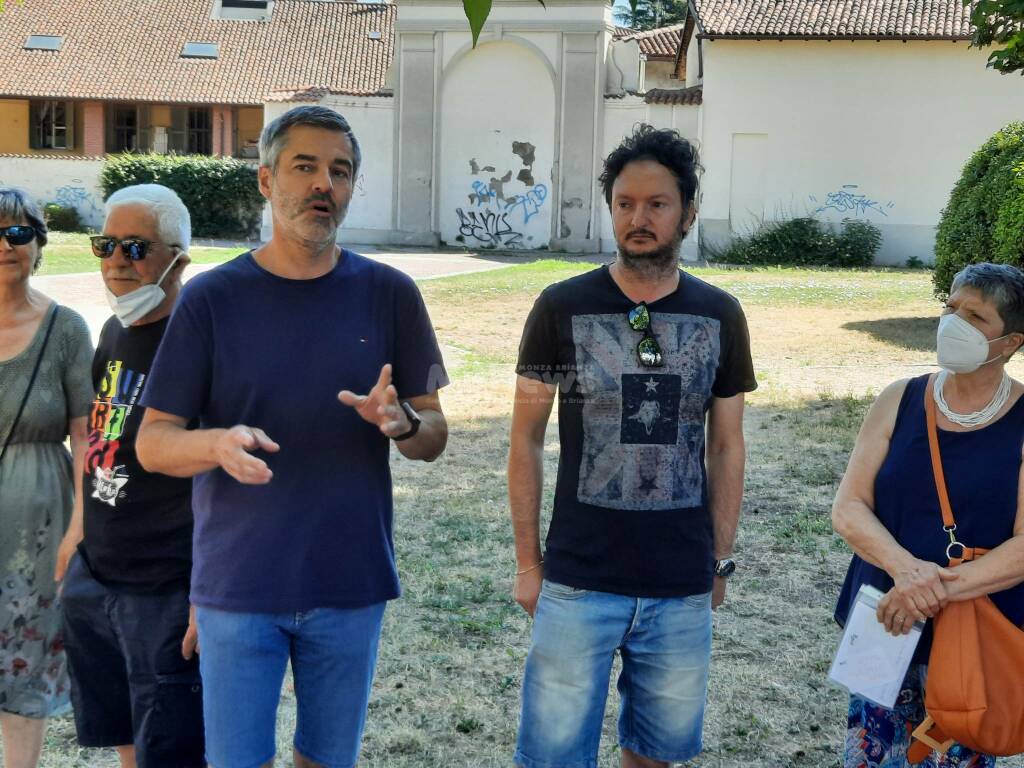 Sit-in Pd Arcore contro la mancanza dei medici di base