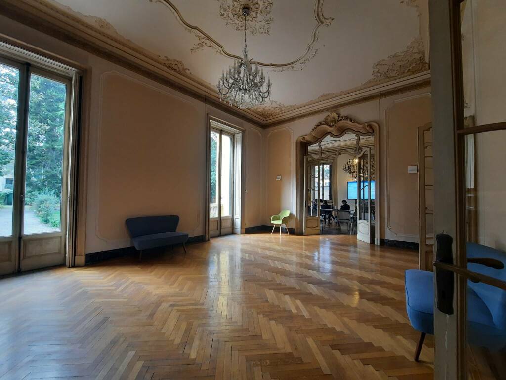 villa longoni desio salone interno