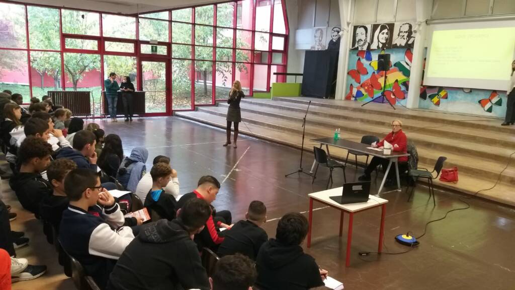 incontro sulla violenza di genere alle scuole Rodari di Desio 