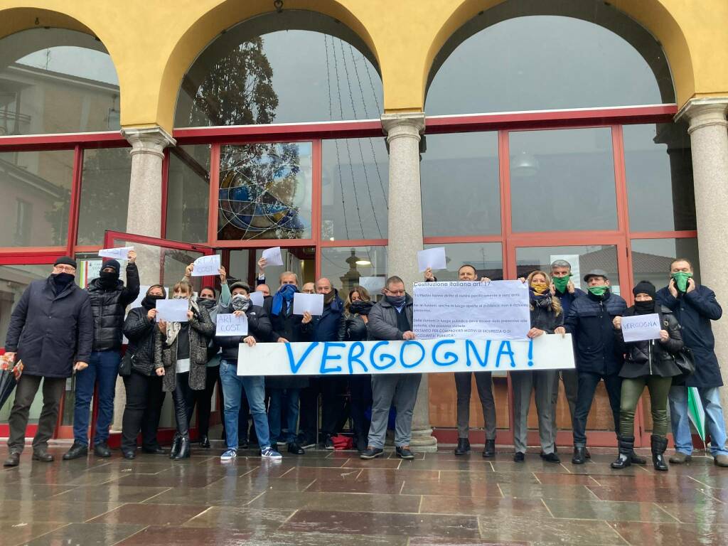 brugherio protesta centrodestra