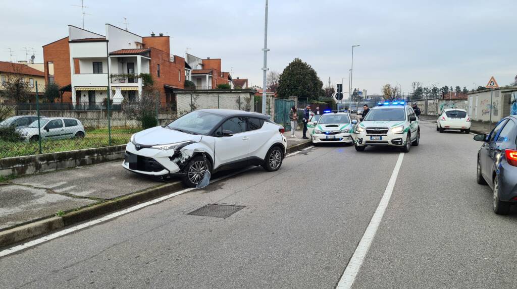 brughiero inseguimento auto rubata