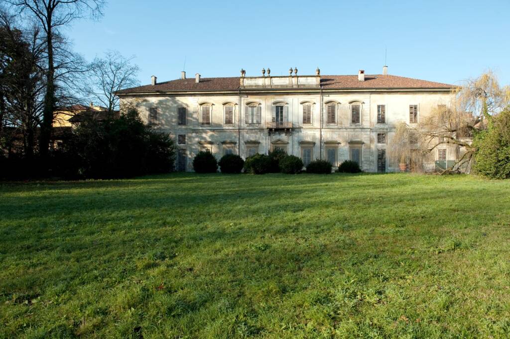 villa sottocasa facciate