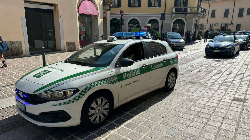 polizia locale auto mb