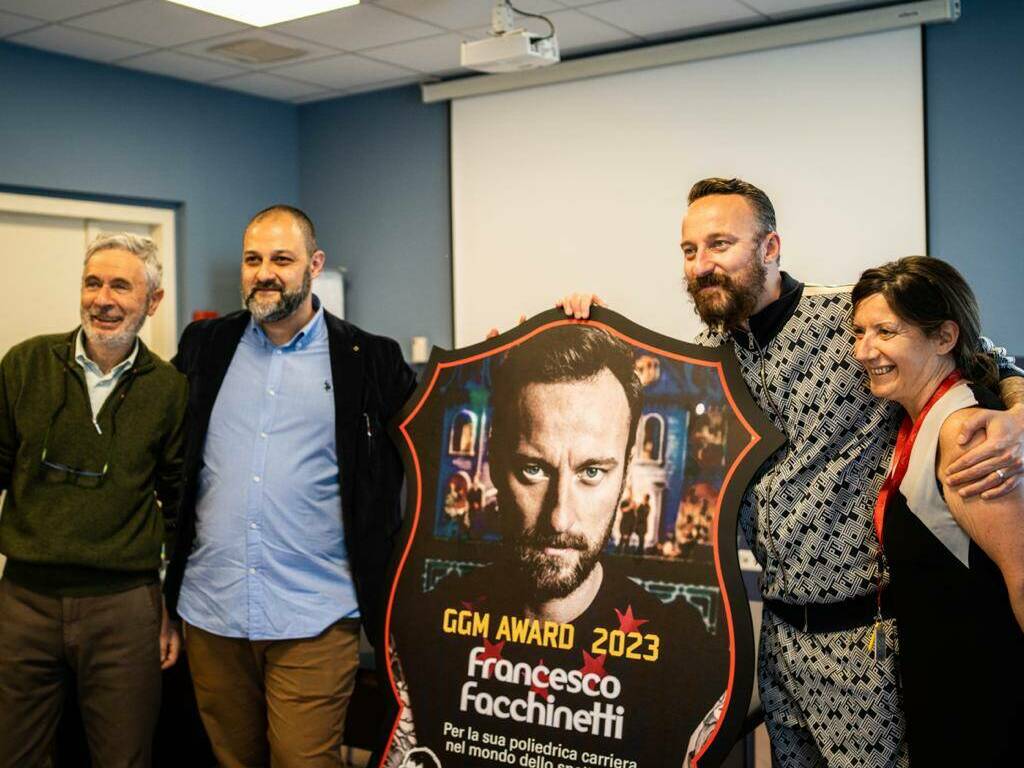 premio GGM AWARD 2023 all'artista Francesco Facchinetti