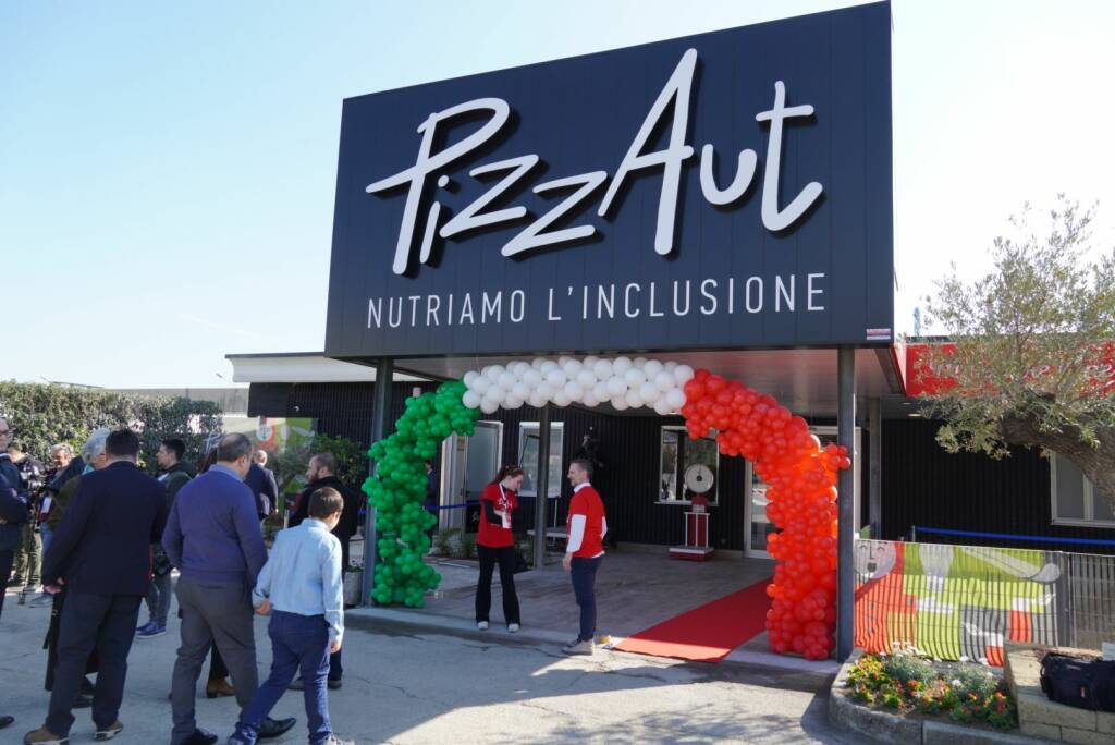 PizzAut inaugurazione a Monza della seconda pizzeria 