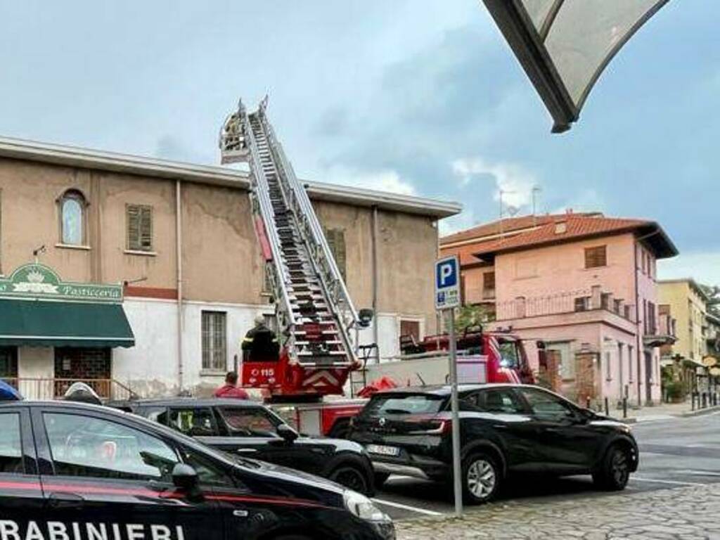 Bombe carta, oltre 5mila petardi e 35kg di polvere da sparo: maxi sequestro  pre Capodanno dei Carabinieri - MBNews