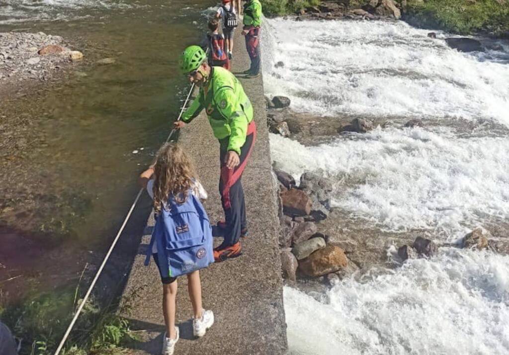 Valbondione torrente bambini salvati