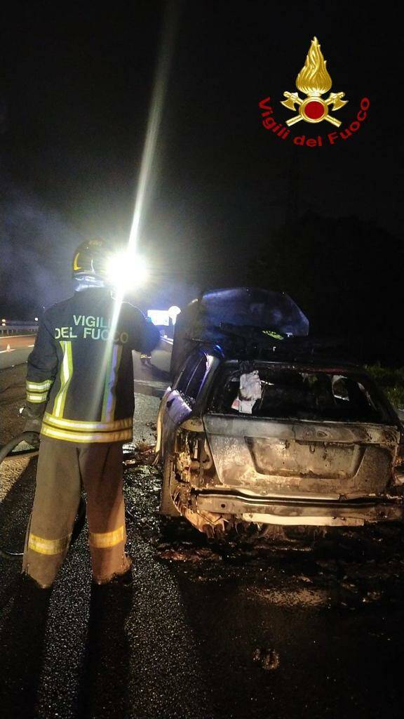 incendio auto burago