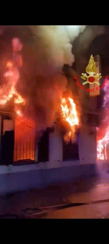 seveso incendio pizzeria