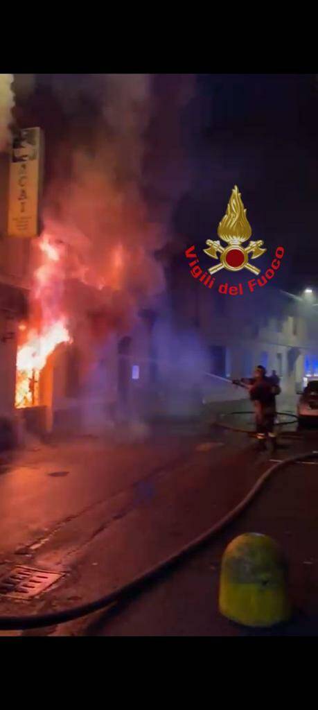 seveso incendio pizzeria