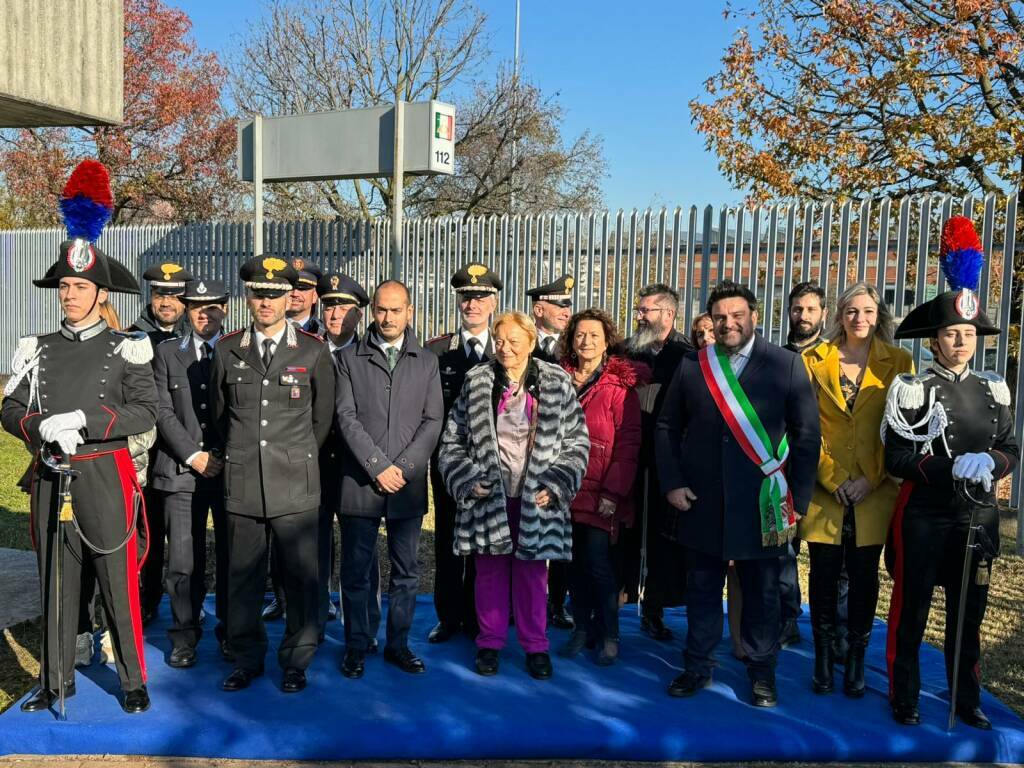 desio stanza luce carabinieri 