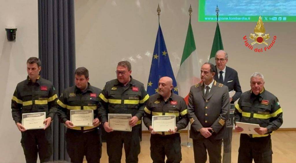 agrate incidente auto vigili del fuoco premiati