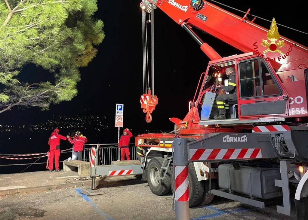 incidente lago auto como morti