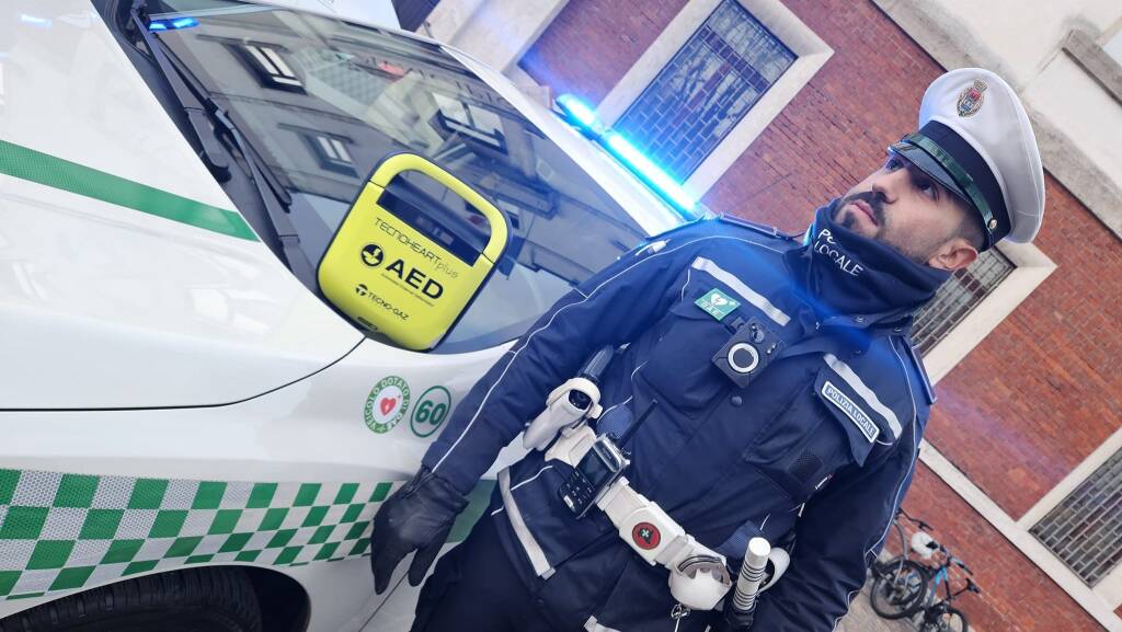 limbiate polizia locale defibrillatore 