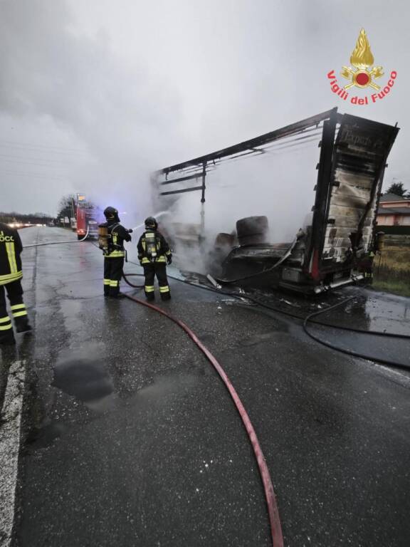 incendio camion agrate