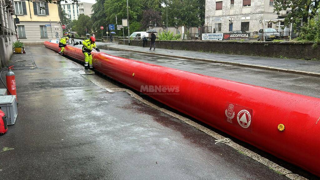 protezione civile centro monza barriere contro allagamento mb