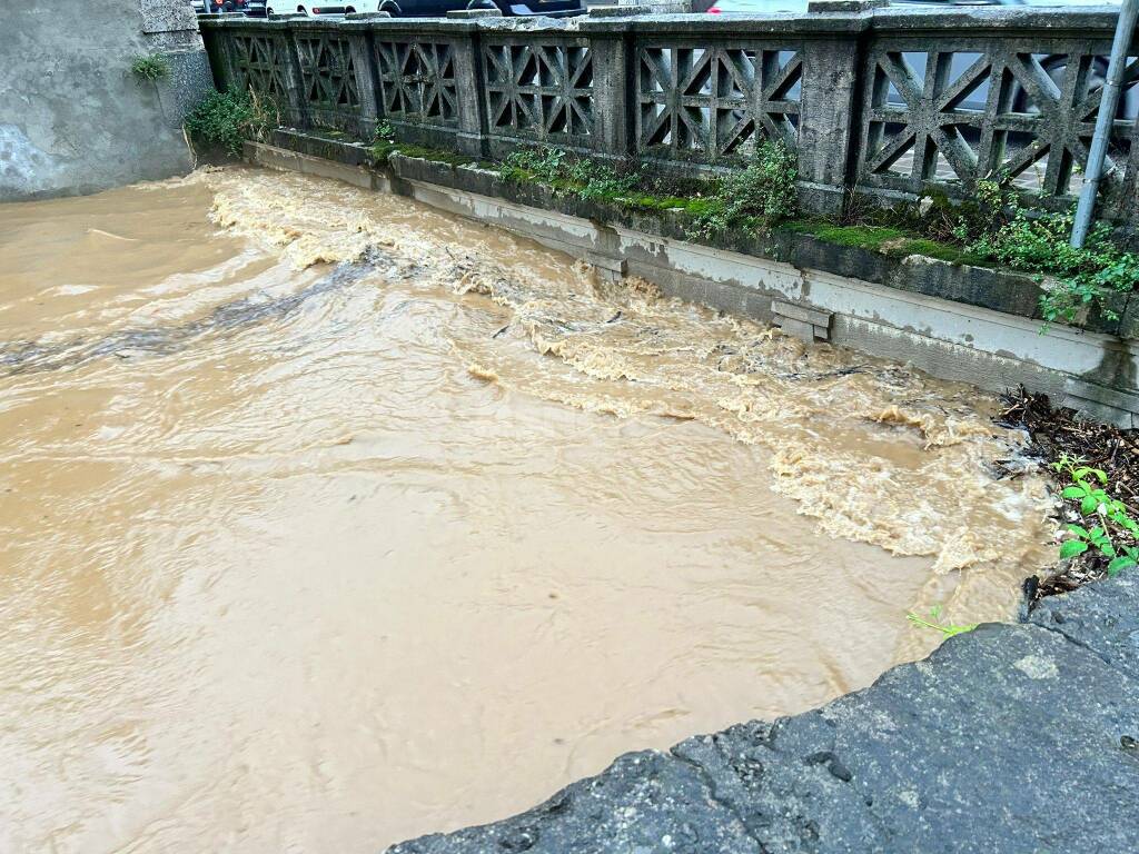 Lambro in piena mb 